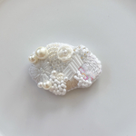 ビーズ刺繍ブローチ