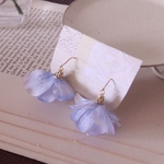 ひらひら花びらピアス
