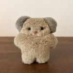 静寂の森の小さなクマさん