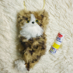 かぎ針編み　キジ白ネコちゃん　もふもふリップホルダー　キジ白猫　クロシェ　ハンドメイド