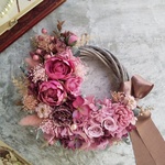 Lune Bonheur＜rose douce＞＊春夏リース＊ハーフリースピンク＊ハーフリース＊紫陽花＊あじさい＊フラワーリース＊母の日＊三日月リース＊＊結婚祝い＊玄関＊通年リース