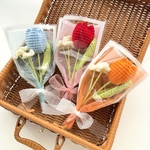 チューリップのミニブーケ🌷 枯れない花 ギフト　卒業　入学　プレゼント　誕生日　ニューボーン　インテリア　母の日　退職祝い　ハーフバースデー　結婚式　ニットフラワー