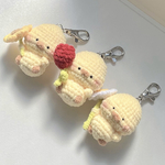 ぴよちゃんのだいじなもの　手のひらサイズのひよこあみぐるみキーホルダー