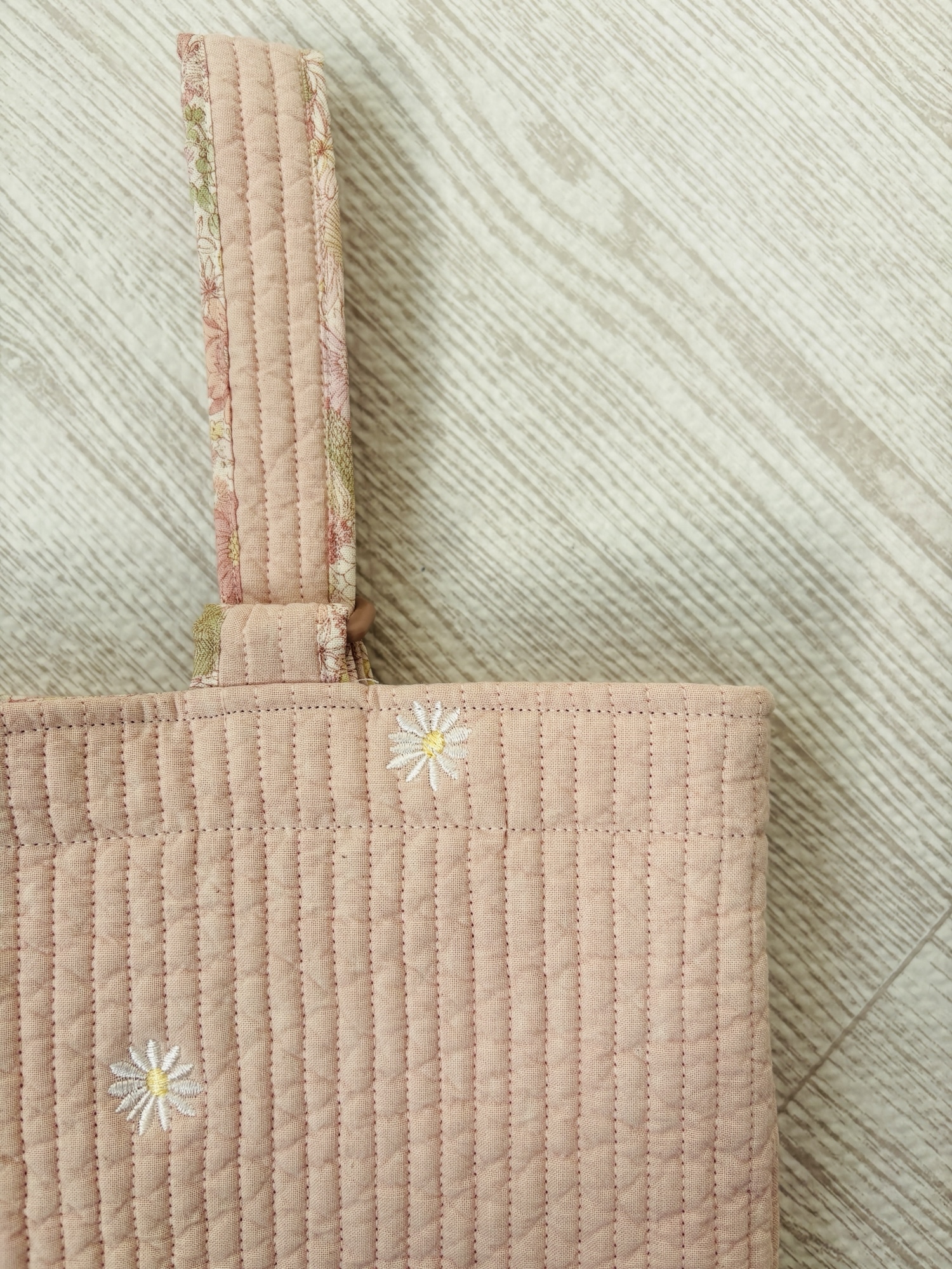 ヌビ ピンクベージュ × マーガレット 刺繍 上履き入れ シューズバッグ