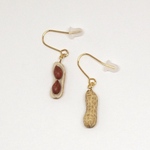 落花生ピアス（イヤリング金具に変更無料）