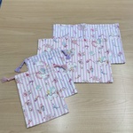 ラストです💕【給食2点セット】40×60cmランチョンマット w15×20cm 白 シンデレラ 英字柄