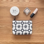 mina perhonen anemone アネモネ　ミニ コスメ ポーチ　14  ポケットつき　ミナペルホネン の刺繍生地　ライトベージュ