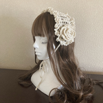 薔薇とフリルのヘッドドレス  (薔薇のブローチ)  オフホワイト