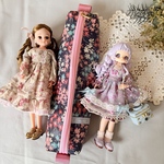 完成品★リカちゃんおさんぽポーチ★リバティラミネート　黒系小花柄　★外撮り・ロケ撮影・ドールイベントにも
