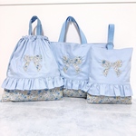 【名入れ刺繍】　入園入学セット　ブルー　レッスンバッグ  上履き入れ　お着替え袋　体操着袋　巾着袋  入園準備入学準備  入学祝　入園祝女の子　手提げ　絵本袋　お稽古バッグ  フリル　バッグ　3点