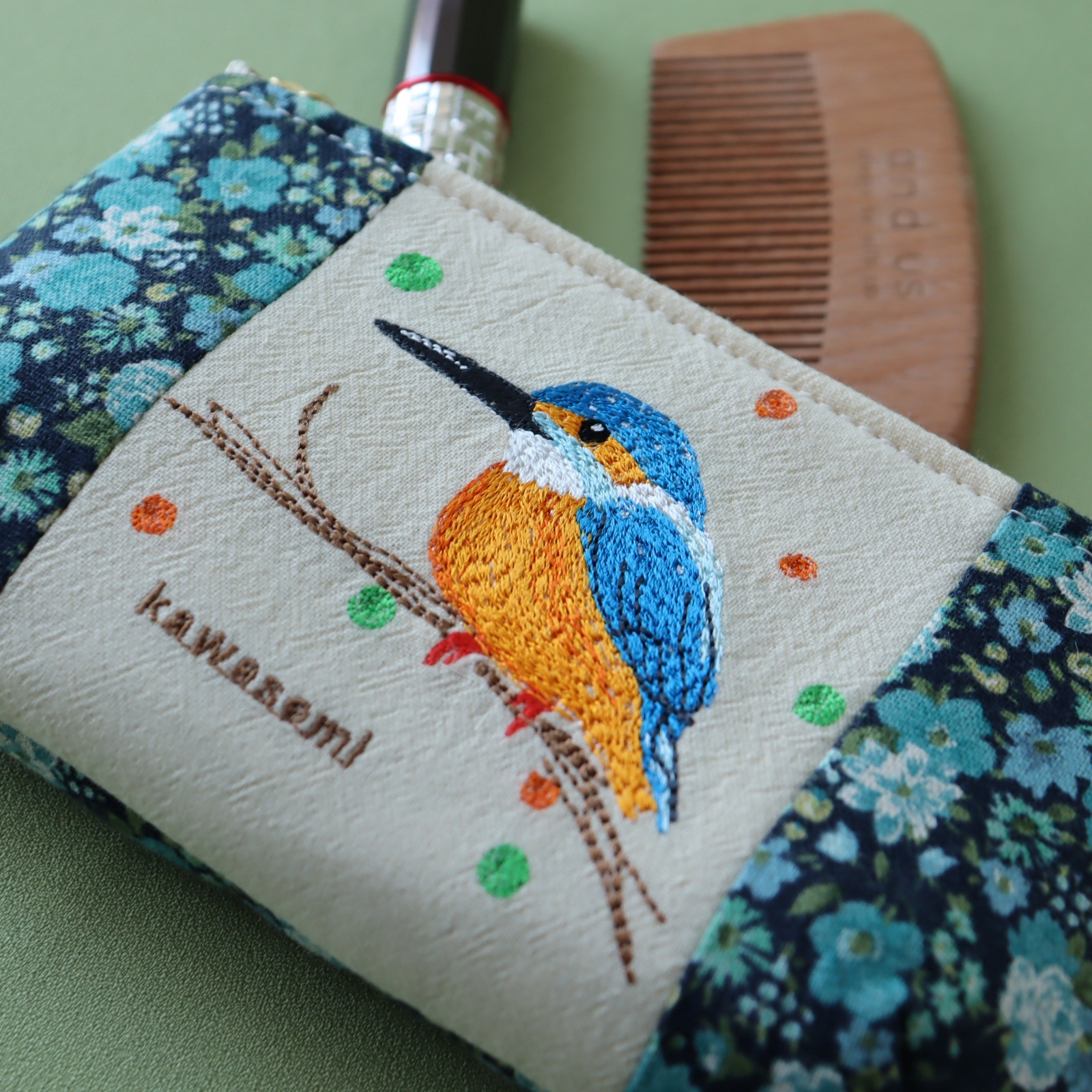 カワセミ刺繍ポーチ - maru_miki_の部屋 | minne byGMOペパボ 国内最大