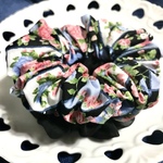 💓ワンコイン💓パッチワークローズ🌹さらにもこもこ✨シフォンシュシュ❤(×ブラック)