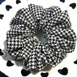 【数量限定💕300円】♦♢千鳥格子♦♢プレーンシュシュ✨
