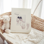 the first page 【写真入り 手足形キャンバス命名書 ／ニューボーンフォト／手足形ボード】