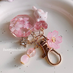 猫ちゃんと桜🌸レジンキーホルダー (八角)