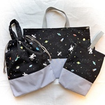 🅝🅔🅦 【3点セット】宇宙  ✖️ ブルーグレー　／ お手提げ・上履き入れ・お着替え袋 ／ レッスンバッグ　／  男の子　ブラック　ブルー　くすみ