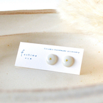 ホワイト　＊ 陶器 ピアス / イヤリング