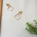 W gold square イヤリング