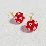 【オーダー品】　花玉ピアス　赤×白