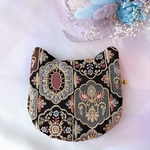大人かわいい ねこ型ポーチ インド刺繍×合皮 仔猫ちゃん