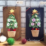 【送料無料】🌼粘土の花＊クリスマス＊小花の咲くナチュラルツリーの壁掛け❄⛄️❄