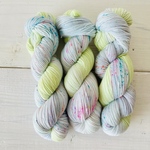 手染め毛糸〇Basler Fasnachtバーゼルのカーニバル〇Räppli-Rain紙吹雪の雨(merino80)ソックヤーン