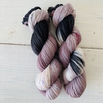 手染め毛糸〇Basler Fasnachtバーゼルのカーニバル〇Afterglow Echoカーニバルの余韻(merino80)ソックヤーン