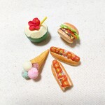 【在庫処分セール】約1/6　ミニチュアフードセット　ヤシの実ジュース　ハンバーガー　　アイス　ホットドッグ