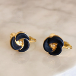 Navy blue（ネイビーブルー）ヴィンテージ ネイビー×ゴールド イヤリング・ピアス ギフト〈小ぶり・軽い付け心地・レトロボタン〉