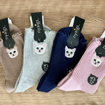 毛並みまで感じるリアル猫さん刺繍の靴下 ⭐︎オッドアイ白猫⭐︎
