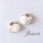 雪のダリアビジューイヤリング/ピアス