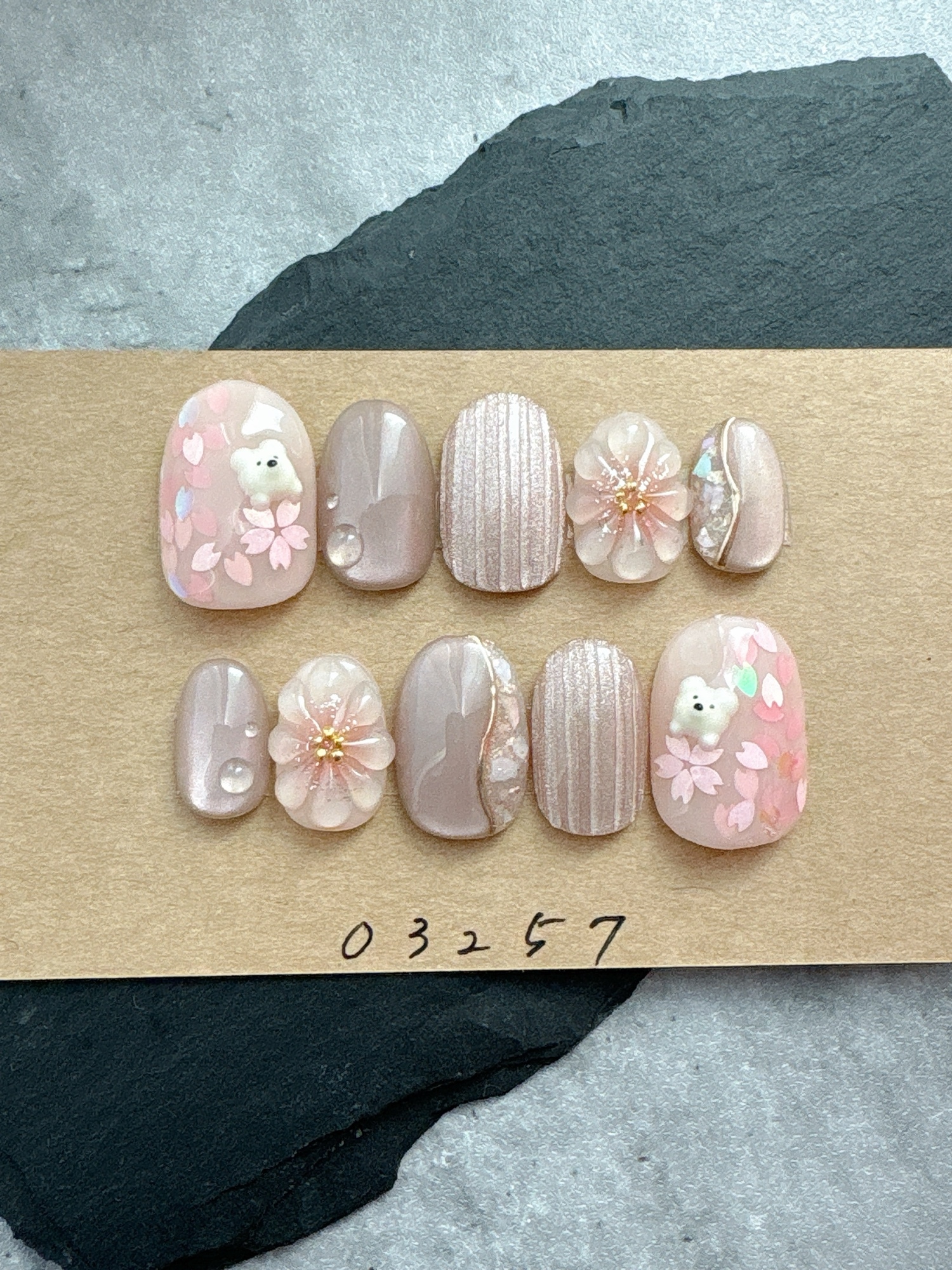 ネイルチップニュアンスカフェラテくまちゃん962 - R nail | minne