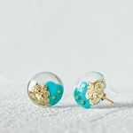 小粒ピアス/イヤリング　ミント×ホワイト｜レジンアクセサリー｜小粒　小さい　ラウンド　丸　球　クリア　透明　ゴールド　バイカラー　2色　カラフル　グリーン　緑　ブルー　白｜ノンホールピアス