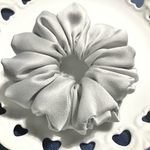 ❣️特価200円❣️ 【数量限定✨】 シャイニーグレー✨プレーンシュシュ✨