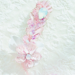【受注製作】plume   rose clair（ローズ クレール）羽根のブローチオートクチュール刺繍