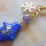 ◇1283　🌟冬の星空　🐧ぺんぎんと六花のストラップ❅（イヤホンジャック）