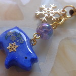 ◇1284　🌟冬の星空　🐷こぶたと六花のストラップ❅　(イヤホンジャック）