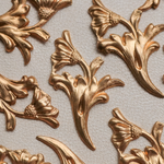 真鍮パーツ［アメリカ製］＊2個＊アンティーク調　花　フラワー　ブラス ＊A01039/ Raw brass jewelry making supplies