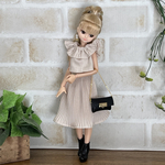 NO,619 リカちゃん服  ミルクティーカラー　アコーディオンプリーツスカート　フリル襟　オシャレブラウス　お出かけコーデ　リアルクローズ