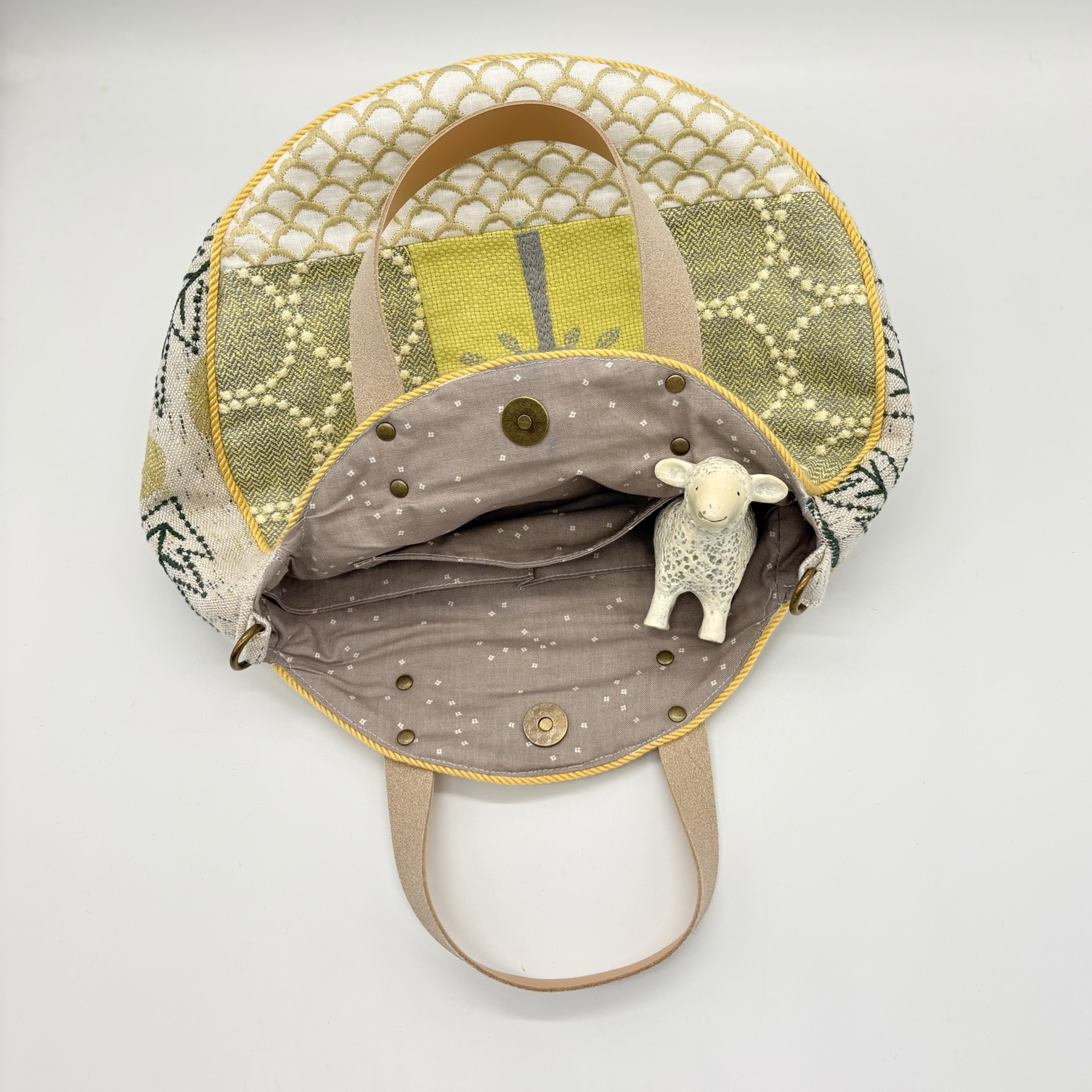 ミナペルホネン、ハンドメイド、サークルバッグ、春色、パッチワーク、tanpopo ミナペルホネン、パッチワーク、サークルバッグ、 春色、春服