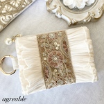 《new》🥀インド刺繍フリルポーチ　インド刺繍コスメポーチ　インド刺繍リボン　インド刺繍ポーチ　インド刺繍　コスメポーチ　ポーチ　ギフト　パールチャーム付き