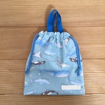 🌺sale 巾着  25×22センチ  給食袋、コップ袋、お道具袋など　海の生き物🐳水色(裏地つき)  