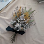 □送料無料□春の花ミモザに白いスターチスやユーカリを束ねたスワッグ