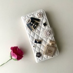 ［雑誌掲載商品] スマホケース　iPhoneケース　モノトーン　ギフト　おしゃれ　おすすめ　iPhone13　人気　手帳型　カード収納　　白　黒　キルティング　大人可愛いスマホケース　　新調　成人式　