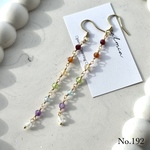 〈レインボーカラー♡〉小粒ビーズのロングピアス（イヤリング） 金属アレルギー対応アクセサリー♡