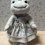 R251:かえるのピクルスビーンドールサイズ肩紐付スカート