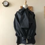 イタリア製コットンで作ったボウタイ付バンドカラーブラウス