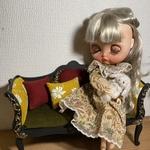 1/6ドールサイズ　ハート/２人用ソファ　ブラックゴールド薔薇模様　コーデュロイ 