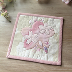 "桜"の小さいタペストリー パッチワークキルト