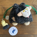 やさしいひつじの巾着袋｜小鳥のキーホルダー&ステッカー付き